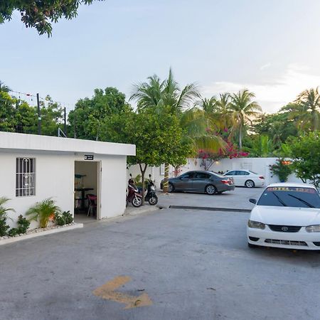 Hotel1325 Bani Luaran gambar