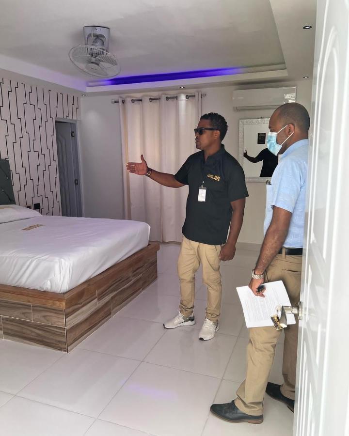 Hotel1325 Bani Luaran gambar