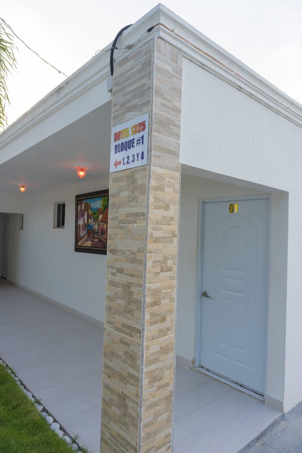 Hotel1325 Bani Luaran gambar