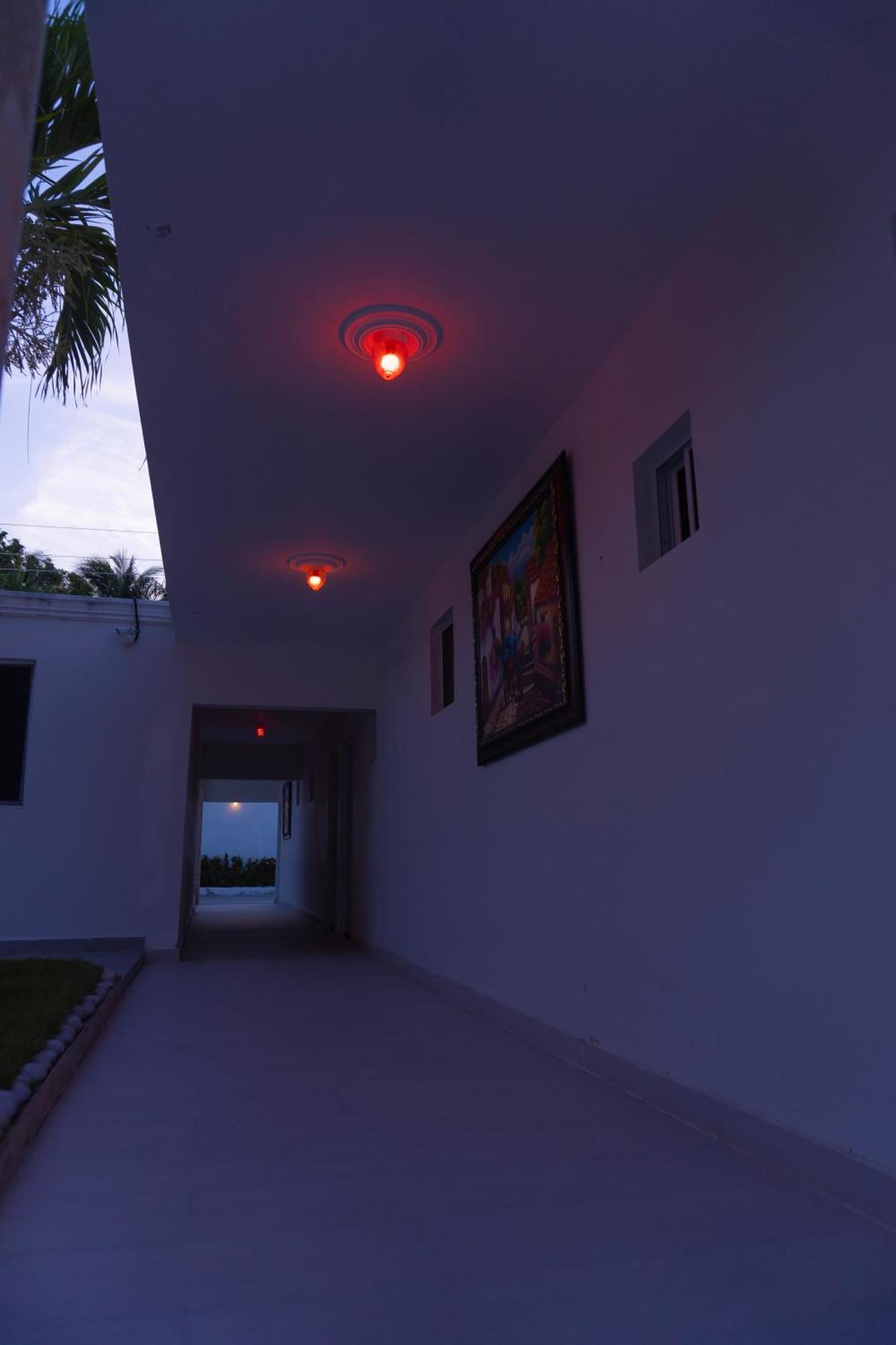 Hotel1325 Bani Luaran gambar