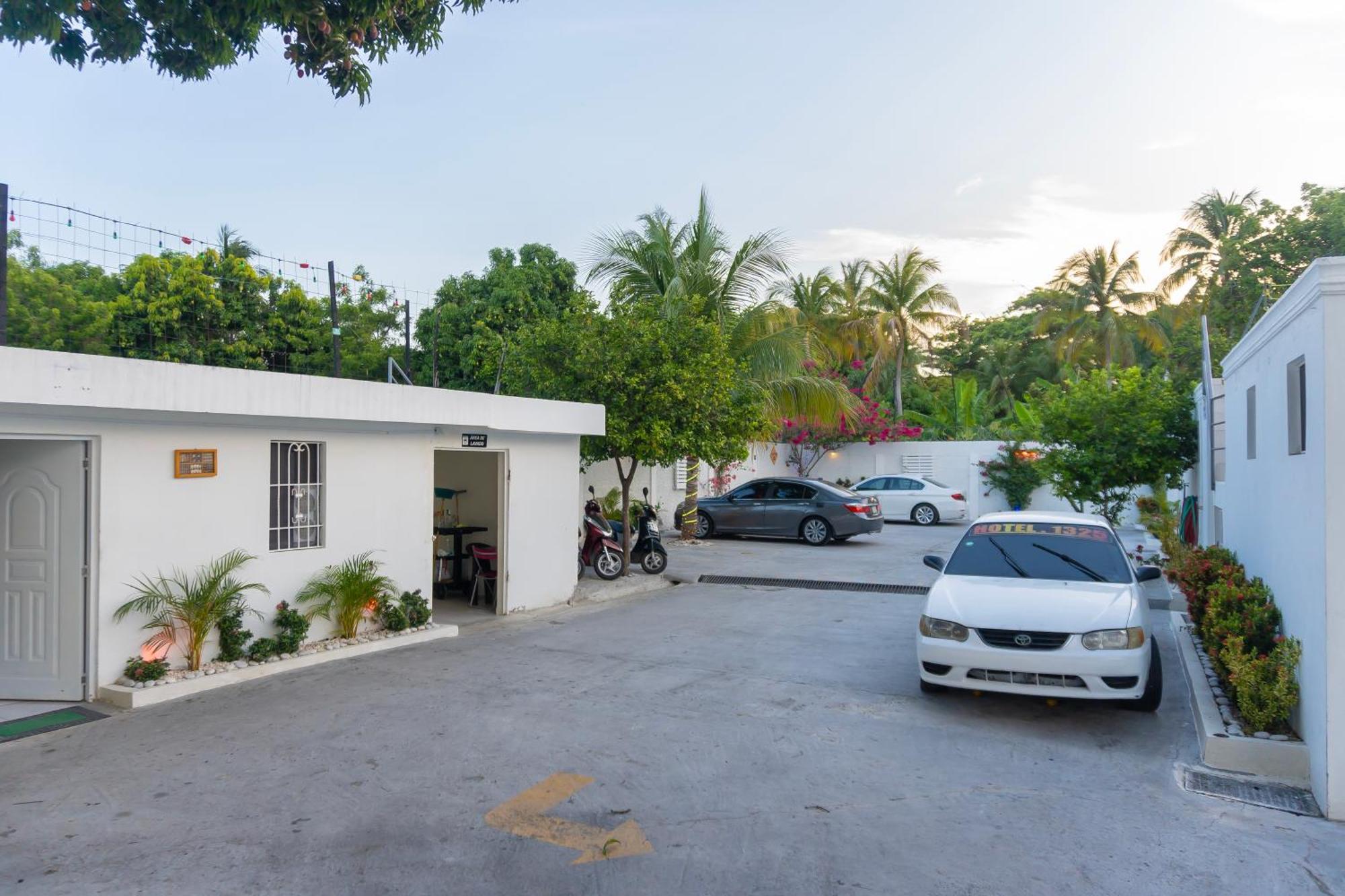Hotel1325 Bani Luaran gambar
